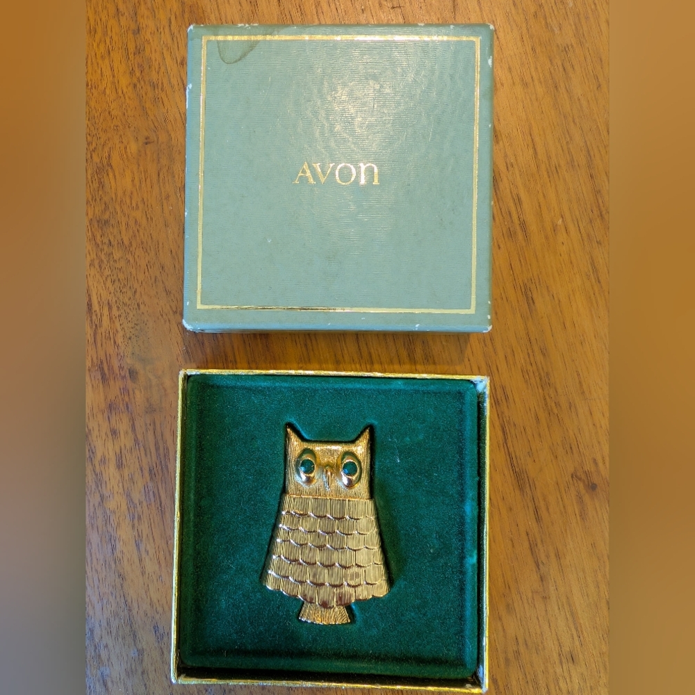 Avon Vintage Gold tone Owl Brooch Pin With Original Box